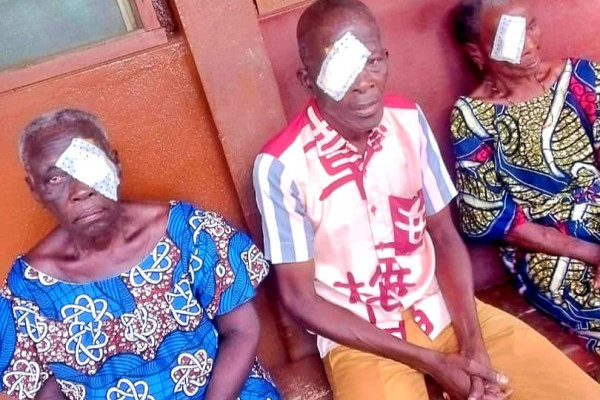 Le PNLMNT en action : Plus de 200 patients opérés gratuitement de la cataracte à Comè